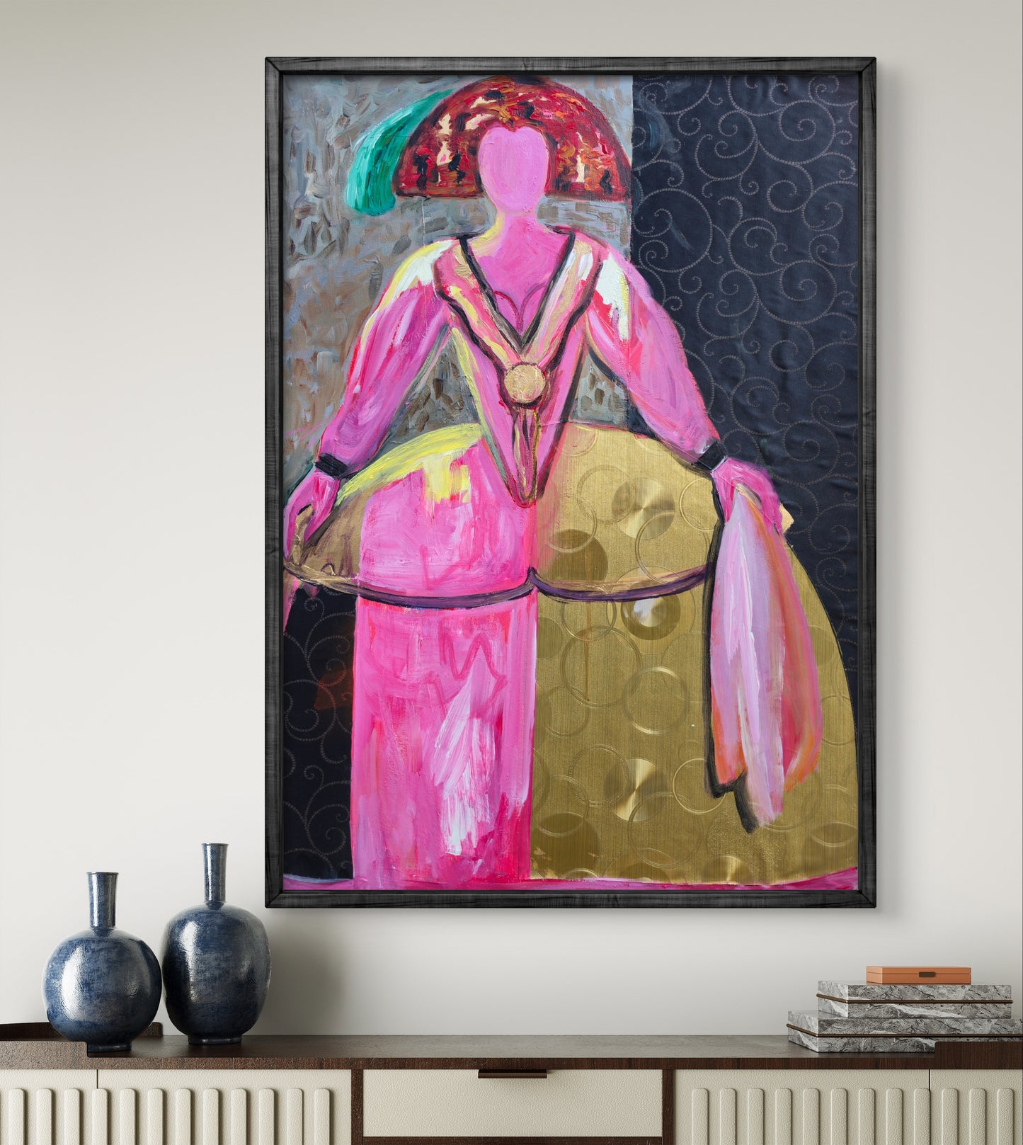 Menina in gold and pink